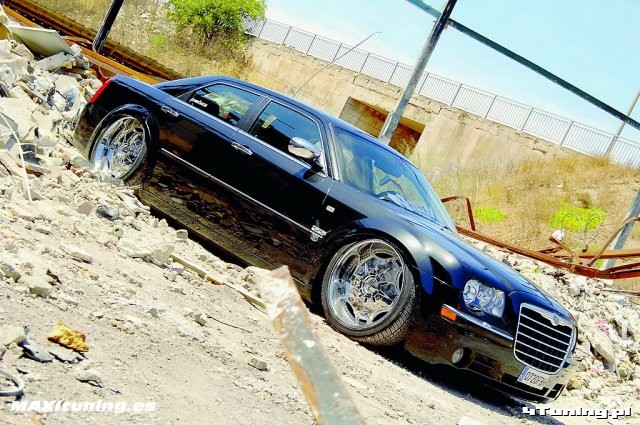 From 4Tuningpl 22 cale DUBStyle'u Chrysler 300C 2520 
